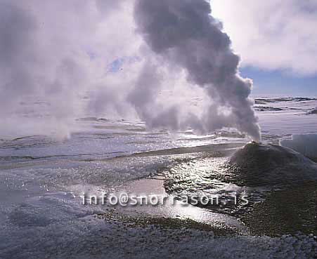 hs009396-01.jpg
Öskurhólshver á Hveravöllum
The hotspring Öskurhólshver in Hveravellir, north highlands
