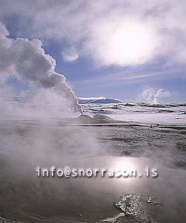 hs009343-01.jpg
Öskurhólshver á Hveravöllum
The hotspring Öskurhólshver in Hveravellir, north highlands
