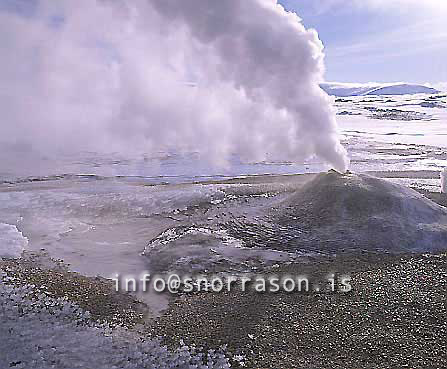 hs009342-01.jpg
Öskurhólshver á Hveravöllum
The hotspring Öskurhólshver in Hveravellir, north highlands
