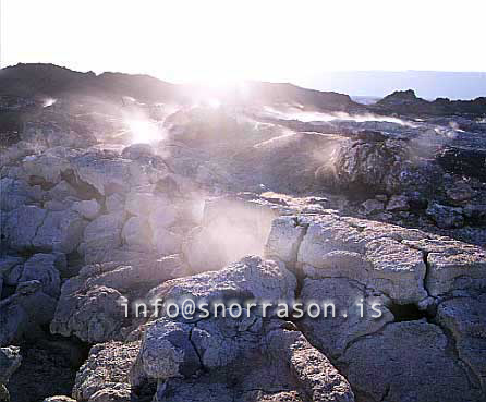 hs008969-01.jpg
jarðhiti í hrauninu í Leirhnúk, Mývatnssveit
Subterranean heat in the lava in Leirhnjúkur, Mývatn