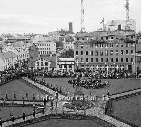 ss02360-01.jpg
Reykjavík 17. júní 1962