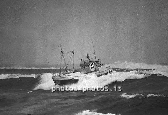 ss03704-01.jpg
Þorsteinn Gíslason, GK 2, 
skipaskrárnúmer 288
Brim við Grindavík 1986