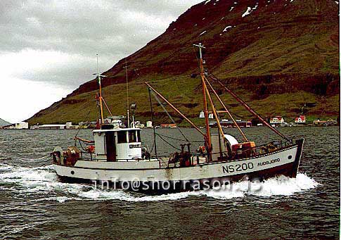 ss00799-01.jpg
Auðbjörg NS 200