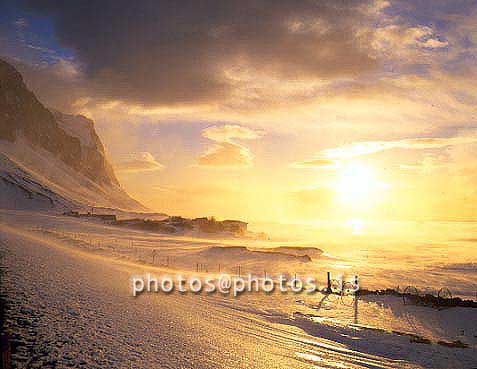 hs014611-01.jpg
Sól og skafrenningur, sun and snowblizzard
Eystrahorn, eastfjords