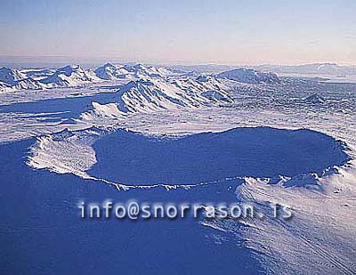 hs012463-01.jpg
Skjaldbreiður, Mt. Skjaldbreidur, mountain covered with snow, fjall, sjór, vetur, gígur, crater