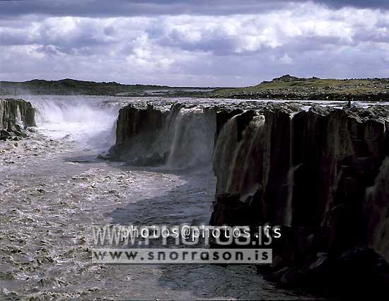 hs016283-01.jpg
Selfoss, Jökulsá á Fjöllum, ekki ennþá búið að ÞURKA upp