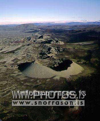 hs013991-01.jpg
loftmynd af Lakagígum, aerial view of Lakagígar, south
Iceland, vesturskaftafellssýsla, gígur, crater