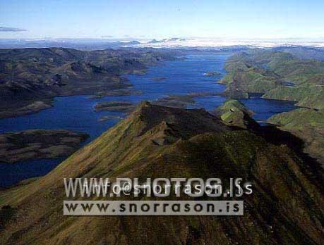 hs013978-01.jpg
Sveinstindur, Langisjór, Mt. Sveinstindur and Langjsjór
south Iceland