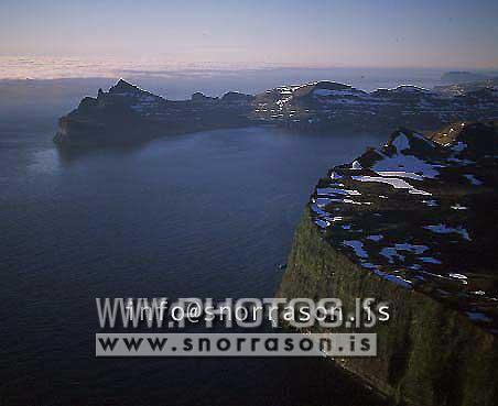 hs013340-01.jpg
Hælavíkurbjarg, Hornvík, Hornstrandir, cliffs, westfjords