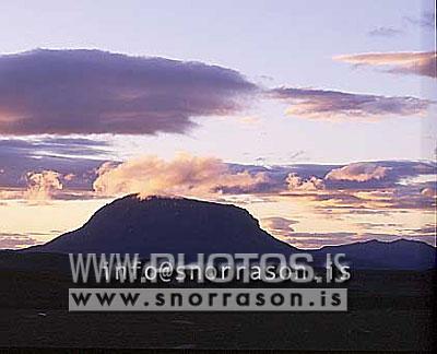 hs011524jpg.jpg
Herðubreið
Mt. Herdubreid, north  - Iceland