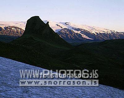 hs008762-01.jpg
Einhyrnigur
Mt. Einhirningur, Eyjafjallajökull glacier in background,
s - Iceland