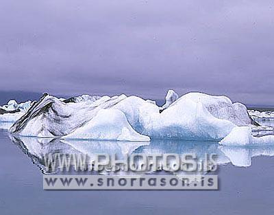 hs008547-01.jpg
icebergs at the glacierlagoon, Jökulsárlónið