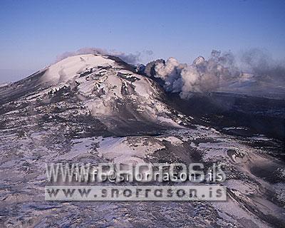 hs007403-01.jpg
Hekla, erupting february 2000