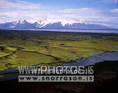 hs005989-01.jpg
Skeiðarársandur, Öræfajökull, Öræfasveit
aerial view of Skeidarársandur, upto Öraefajökull glacier