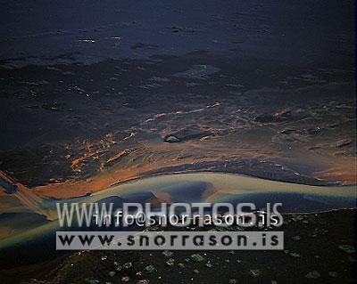 hs005490-01.jpg
á, river and black sand, south coast