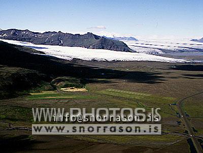 hs000904-01.jpg
Kvísker
The farm Kvísker and Fjallsárjökull glacier