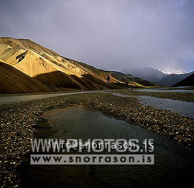 hs000743-01.jpg
Jökulgil, Landmannalaugar
from Jökulgil canion, S - highland