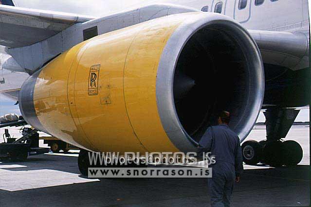 hs018051-01.jpg
Þotumótor, jet engine
flugvélar, flugvöllur, airplanes, airport