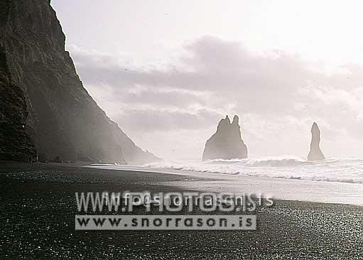 hs008347-01.jpg
black sand beach, south Iceland, Reynisdrangar