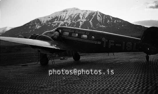 ss07070.jpg
Beechcraft TF-ISL á Melgerðismelum 1944