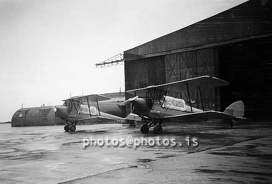 ss07111.jpg
Tiger MOth kennsluvélar Flugskóla Akureyrar 1946