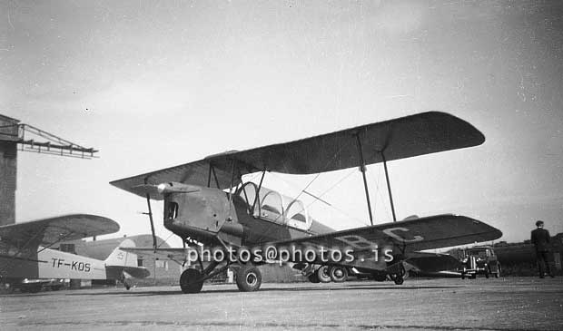 ss07168.jpg
Tiger Moth kennsluflugvélin TF-ABC 1948