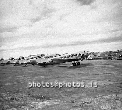 ss07209.jpg
Allar 4 DC-3 flugvélar Flugfélagsins 1954.