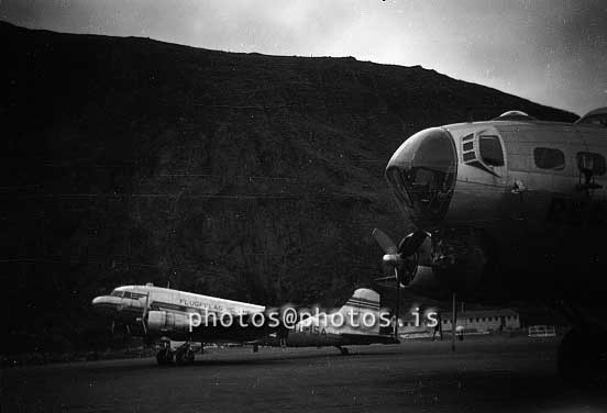 ss07222.jpg
Glófaxi TF ISA í Narsarsuaq 1952