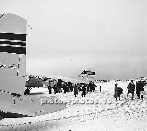 ss07293.jpg
DC-3 vélar FÍ. í Vestmanneyjum 1956.