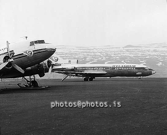 ss07629.jpg
DC 3 á skíðum og B 727
Á Akureyrarflugvelli 1973