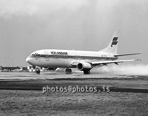 ss07754.jpg
B-737 í Keflavík 1990