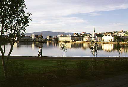 hs007081-01.jpg
Tjörnin í Reykjavík