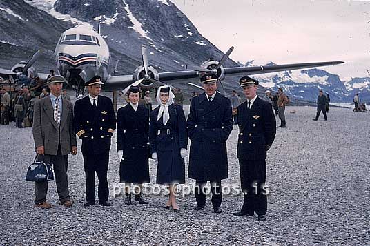 ss07400.jpg
Áhöfn og farþegi í Ikateq 1958. F.v. Kristinn Kristjánsson, Snorri Snorrason, Margrét Ríkharðsdóttir, Edda Gísladót