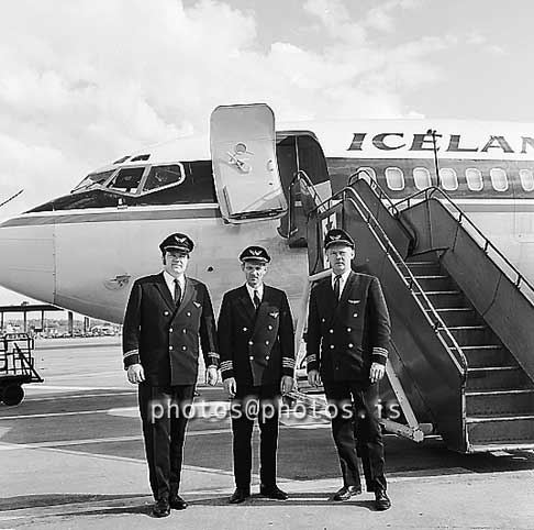 ss07624.jpg
Boeingflugmenn, Apríl, 1971.
Frá v: Hjálmtýr Dagbjartsson, Snorri Snorrason og Halldór Hafliðason.