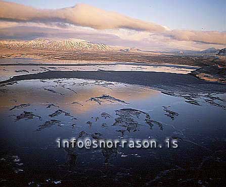 hs009190-01.jpg
frosið Þingvallavatn úr lofti