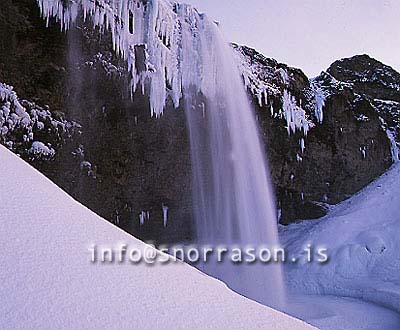 hs004062-01.jpg
Seljalandsfoss í klakaböndum
ice covered waterfall, Seljalandsfoss in s - Iceland