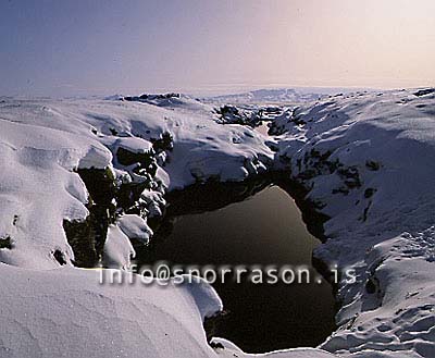 hs004036-01.jpg
gjá á Þingvöllum
from Thingvellir
