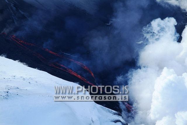 eruption from air 24 march 2010.jpg