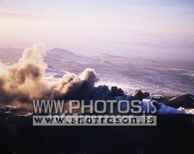 hs007395-01.jpg Hekla, erupting in 2000