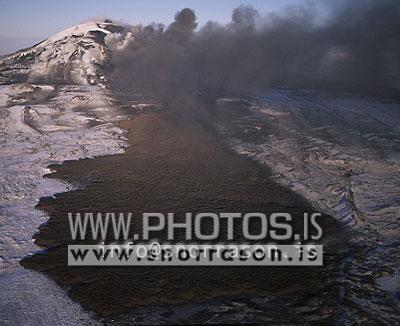 hs007401-01.jpg Hekla, erupting in 2000