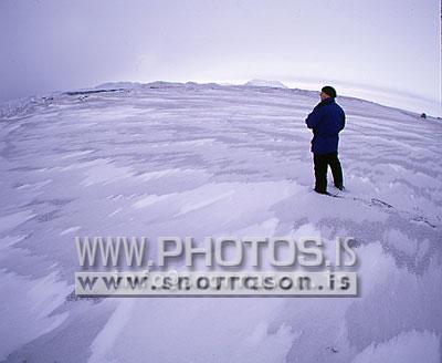 hs007407-01.jpg Hekla, erupting in 2000