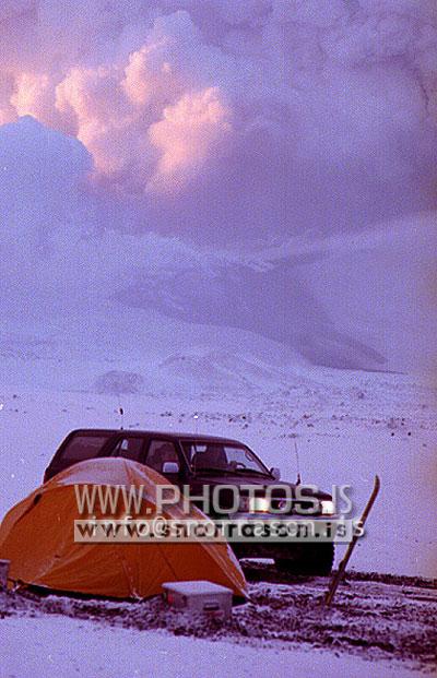 hs007485-01.jpg Hekla, erupting in 1991