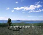 hs010454-01.jpg
ferðamaður á Hverfelli í Mývatnssveit
hiker on Mt. Hverfell in Mývatn