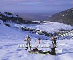 hs009889-01.jpg
gengið á Hvannadalshnjúk í Öræfajökli
hiking towards Hvannadalshnjúkur, in Vatnajökull glacier