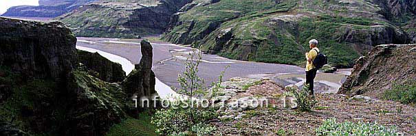 hs008233-01.jpg
Göngumaður í Núpstaðaskógi
hiker in Nupstadaskogur se-iceland