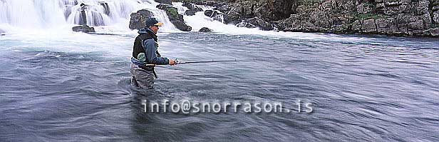 hs008176-01.jpg
Salmon fishing in Laxá in Kjos