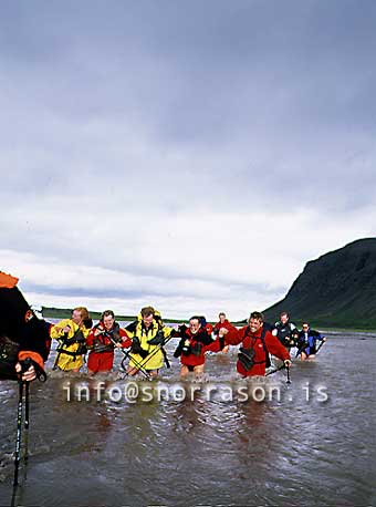 hs006471-01.jpg
Ferðamenn vaða á í Reykjafirði á  Ströndum
Hikers in Reykjafjordur, west Iceland