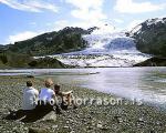 hs003067-01.jpg
Ferðamenn dást að Gígjökli
tourists sit and sense nature, from Gígjökull S - Iceland