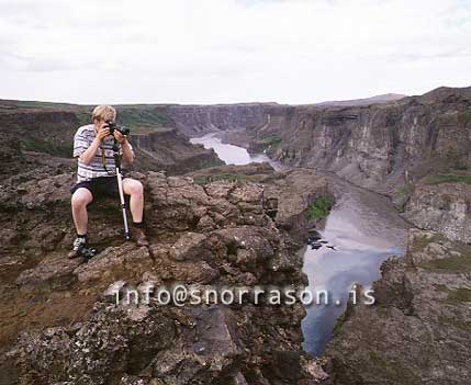 hs001373-01.jpg
Jökulsá á fjöllum
fromm the canion in Jökulsá á Fjöllum, National Park