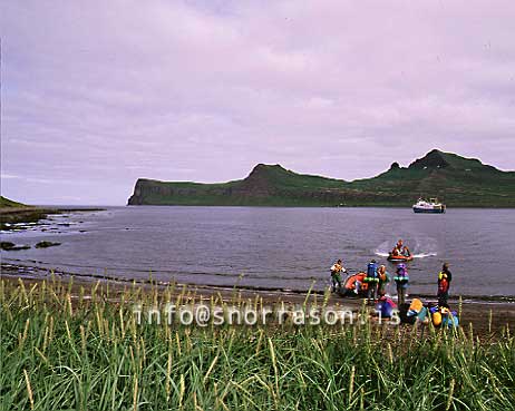 hs001295-01.jpg
frá Hornvík á Hornströndum, Hornbjarg í baksýn
From Hornvik, in Hornstrandir